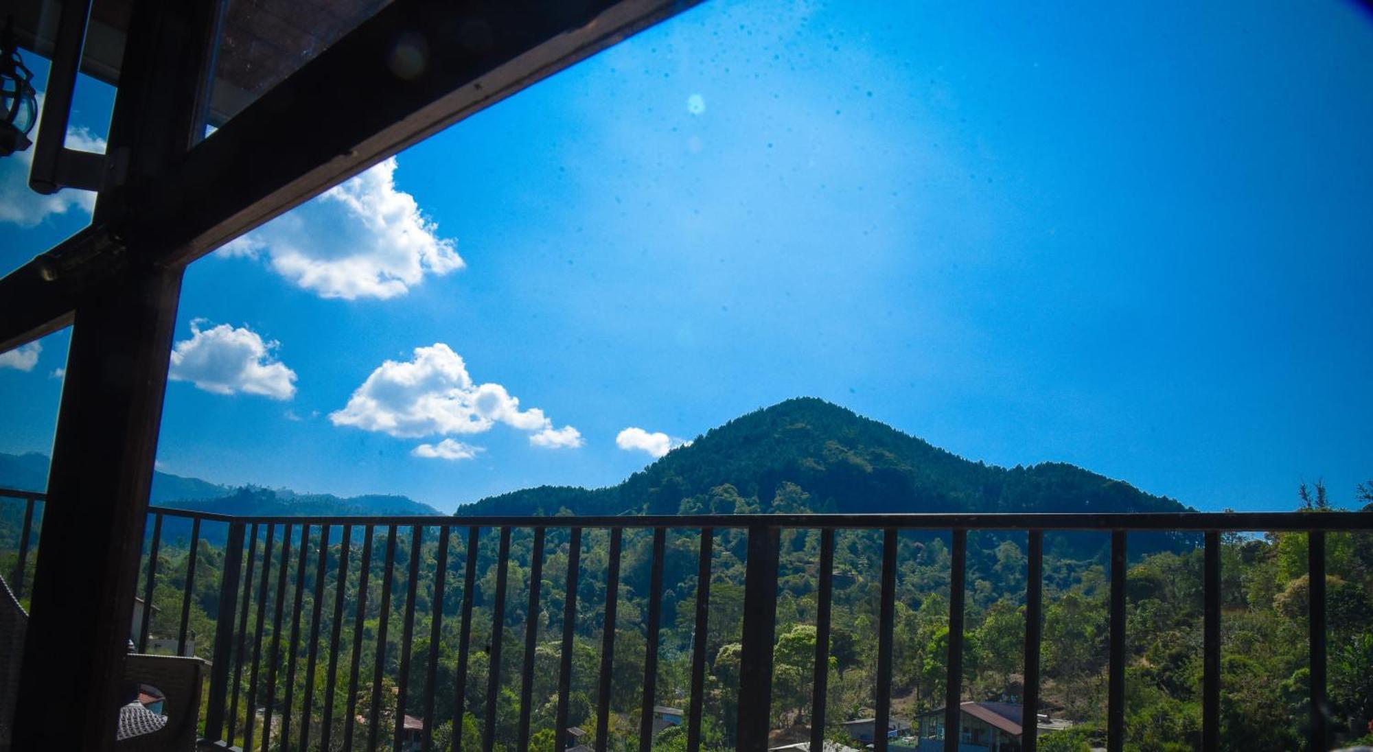 Ever Breeze Ella Hotel Exterior photo